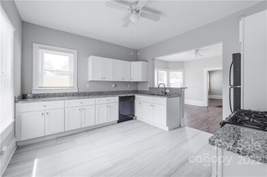 357 Brevard St, Statesville, NC 28677 - photo 3