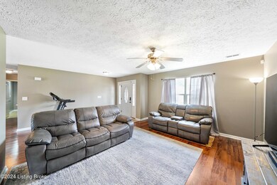 11710 English Meadow Dr, Louisville, KY 40206 - photo 6