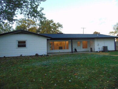 1106 Clark St, Berne, IN 46711 - photo 2