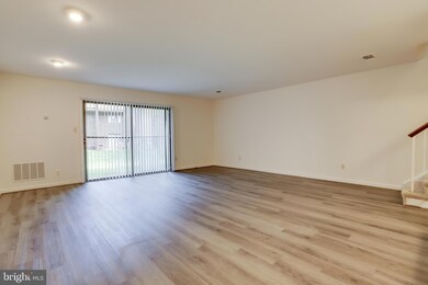 3735 Madison Ln unit B, Falls Church, VA 22041 - photo 7