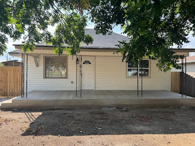 1017 S Washington St, Hugoton, KS 67951 - photo 2