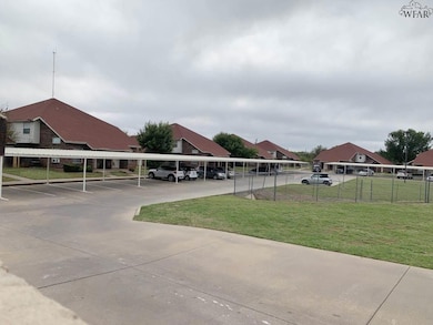 1723 Cimarron Trail unit 7A, Wichita Falls, TX 76306 - photo 3