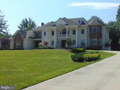 1027 Towlston Rd, McLean, VA 22102 - photo 2