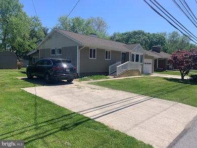 460 Lumber St, Middletown, PA 17057 - photo 3