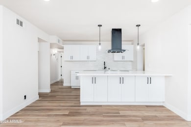 806 E 10th Dr - 13