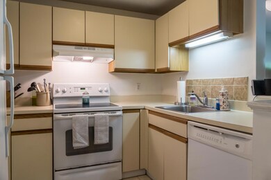 19-Kitchen3