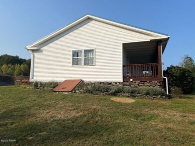 489 Saint Tikhons Rd, Waymart, PA 18472 - photo 6