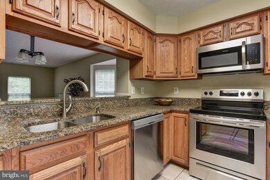 20549 Lowfield Dr, Germantown, MD 20874 - photo 3