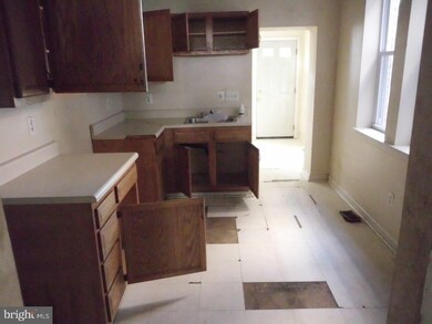1537 S 10th St, Camden, NJ 08104 - photo 5