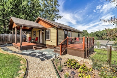 150 Oak Hill Rd, Candler, NC 28715 - photo 4