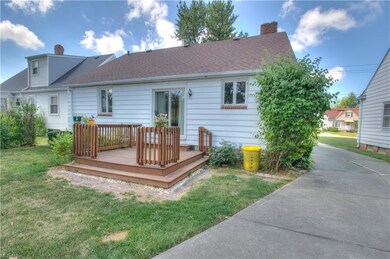 1535 E 300th St, Wickliffe, OH 44092 - photo 3