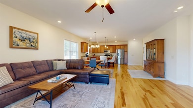 154 Chase Ct, Essex, VT 05452 - photo 5