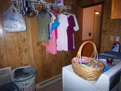 325 E Sycamore St, Attica, IN 47918 - photo 7