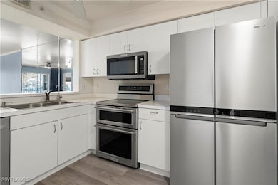 9610 Victoria Ln unit 202, Naples, FL 34109 - photo 5