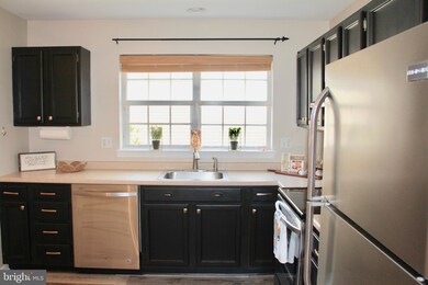 202 Barrington Ct, Palmyra, PA 17078 - photo 5