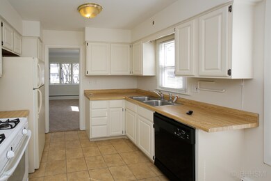 3721 devonshire-105