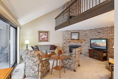 17821 Comstock Rd, Wayzata, MN 55391 - photo 4