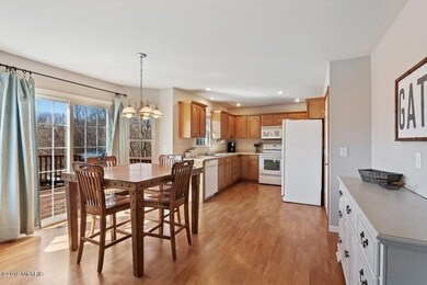 04_4620HiddenCreekLane16_369001_DiningRo
