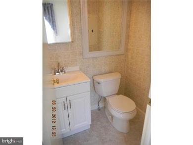 1026 N 26th St, Allentown, PA 18104 - photo 7