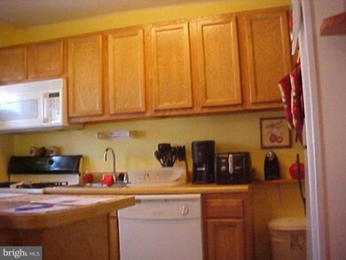 1050 Middlesex Rd, Essex, MD 21221 - photo 2