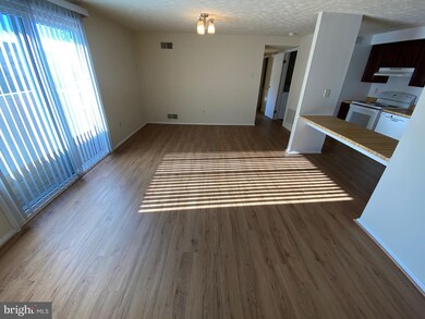 19617 Gunners Branch Rd unit E, Germantown, MD 20876 - photo 7