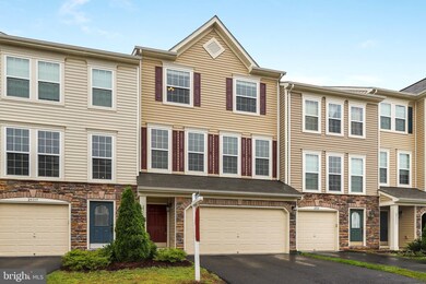 25115 Sweet Myrtle Square, Aldie, VA 20105 - photo 3