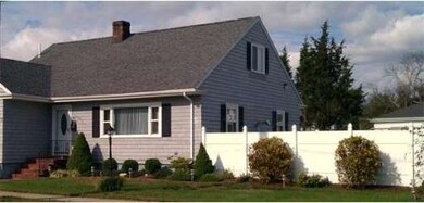 39 Fulton St, New Bedford, MA 02740 - photo 2