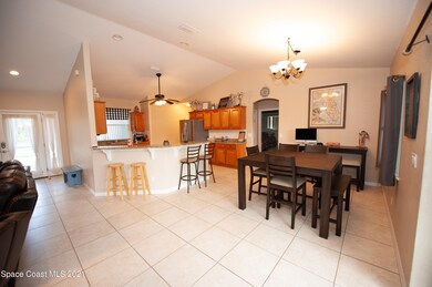 Open floor plan-2