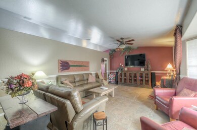 Living Room (3)-SMALL