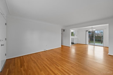 9470 Wynnecrest Dr, Blue Ash, OH 45242 - photo 5