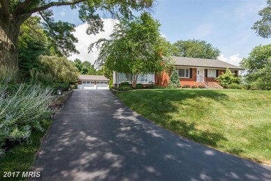 12416 Macao Ct, Herndon, VA 20171 - photo 2