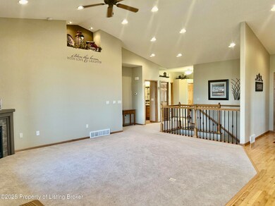 1638 14th St W, Dickinson, ND 58601 - photo 7