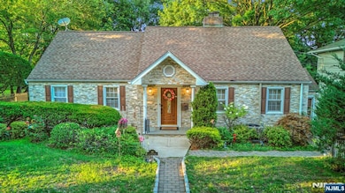 181 Lakeview Ave, Leonia, NJ 07605 - photo 7