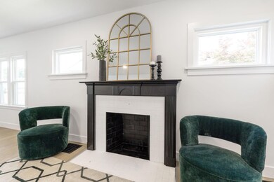 1411 bruck (Living-Dining-Kitchen)-3