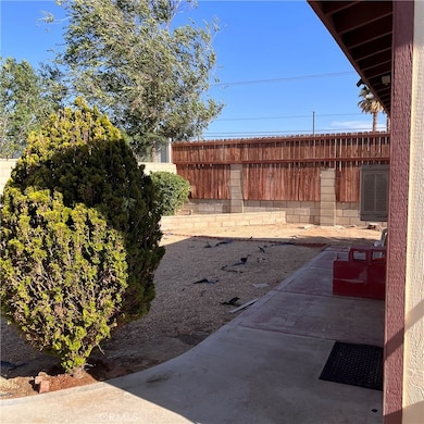 16301 Wimbleton Dr, Victorville, CA 92395 - photo 6