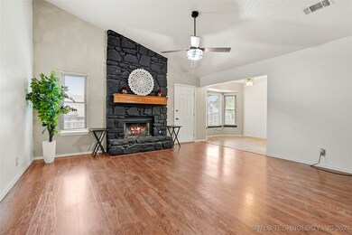 1415 E 138th Place, Glenpool, OK 74033 - photo 5