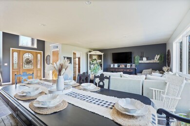 Dining 4