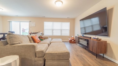 10207 Kreitzburg St, Dyer, IN 46311 - photo 3