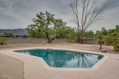 POOL WITH VIEWS