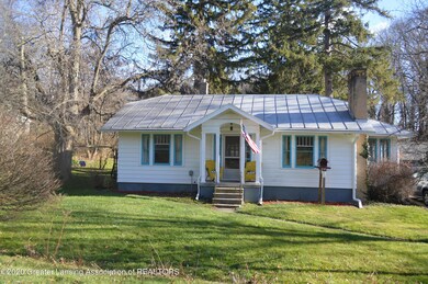 764 N Jefferson St, Ionia, MI 48846 - photo 2