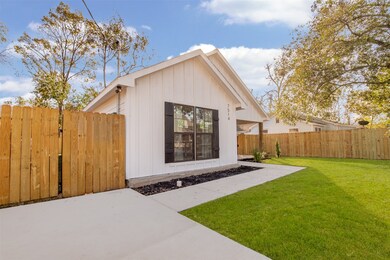 7514 Glass St, Houston, TX 77016 - photo 3