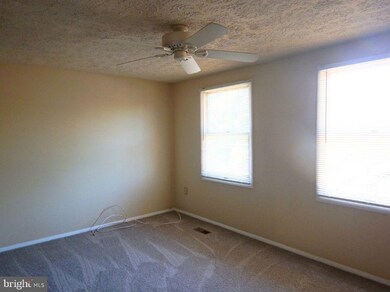 6029 Rowanberry Dr, Elkridge, MD 21075 - photo 7