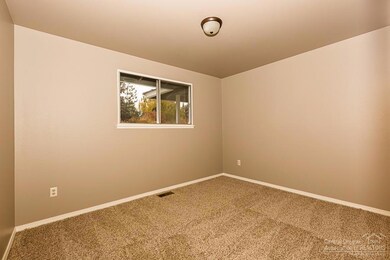 1548 NE Wakefield Place, Bend, OR 97701 - photo 4