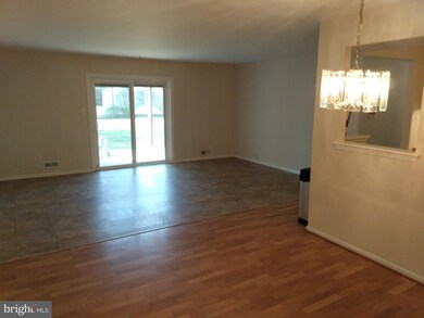 123 Claire Ct unit 3, Blackwood, NJ 08012 - photo 3