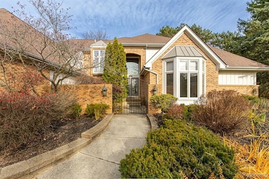 6351 Cherry Tree Ct, Rochester Hills, MI 48306 - photo 3