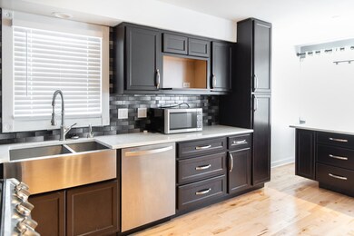 241 W Kimbell Ave, Elmhurst, IL 60126 - photo 4