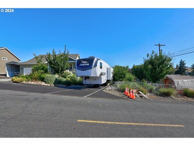 3125 E 13th St, the Dalles, OR 97058 - photo 7