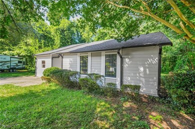 3909 S Creek Ct, Stone Mountain, GA 30083 - photo 4