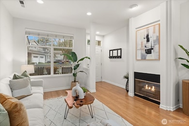 9634 179th Place NE unit 2, Redmond, WA 98052 - photo 2