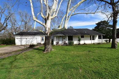 1301 Avenue G, Bay City, TX 77414 - photo 4